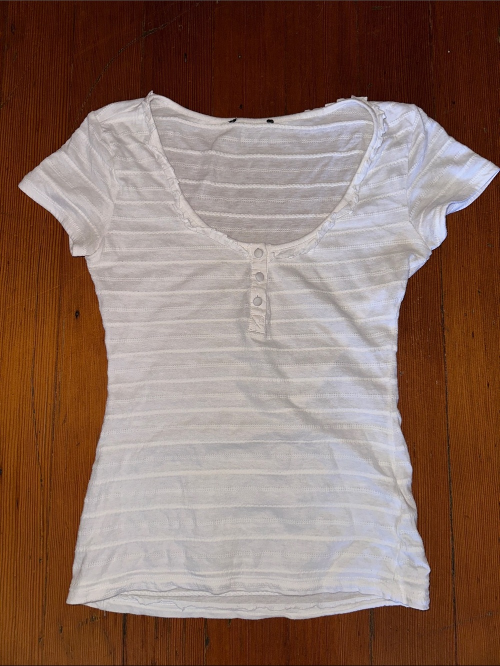 H&M White Striped Textured Scoop Ruffled Neck Short Sleeve Henley Top Cap Sleeve